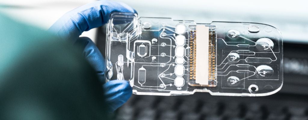 Microfluidic Chips: 5 Tips to Smooth Your Transition from Prototype to Scale